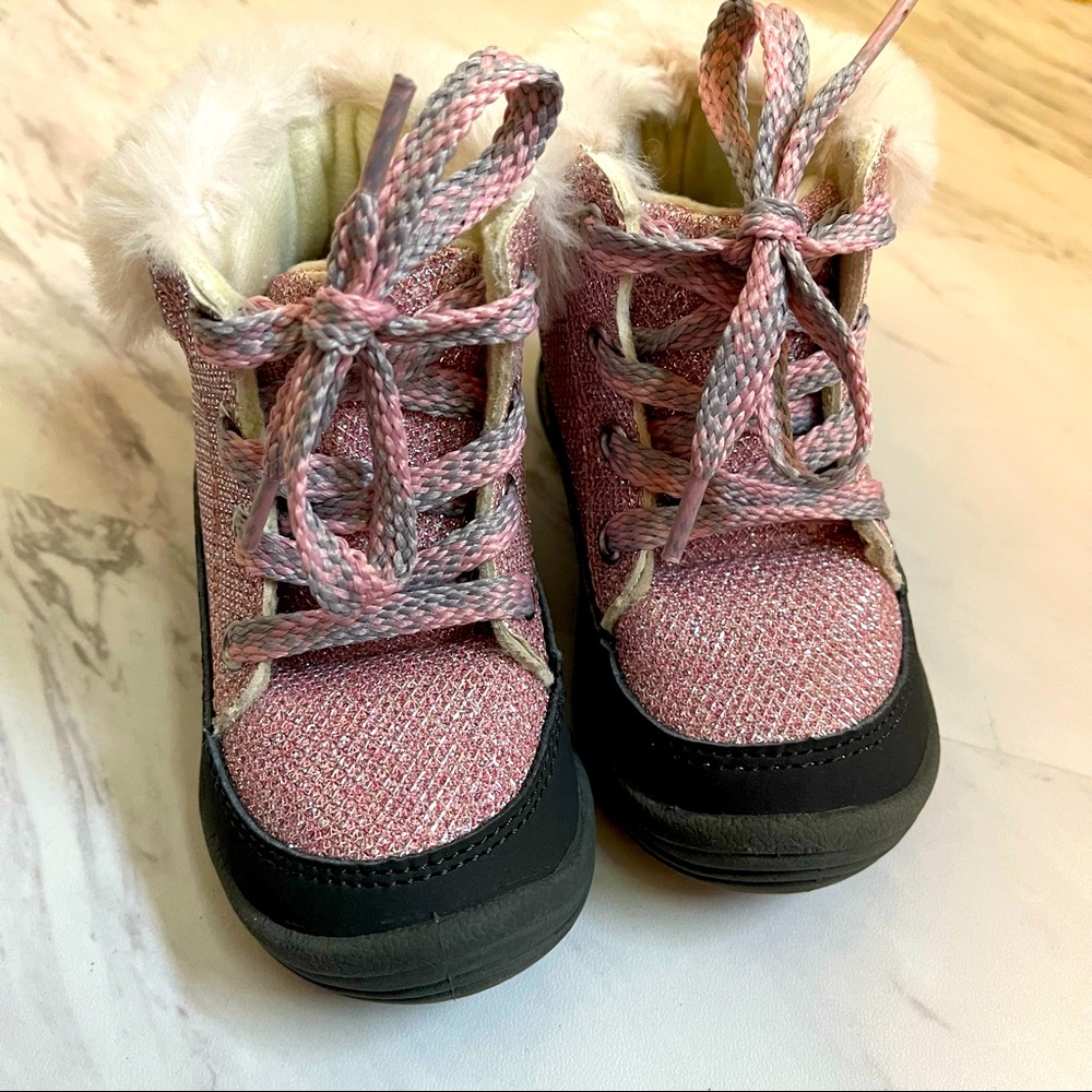 OSHKOSH Pink Glitter Toddlers Size 5